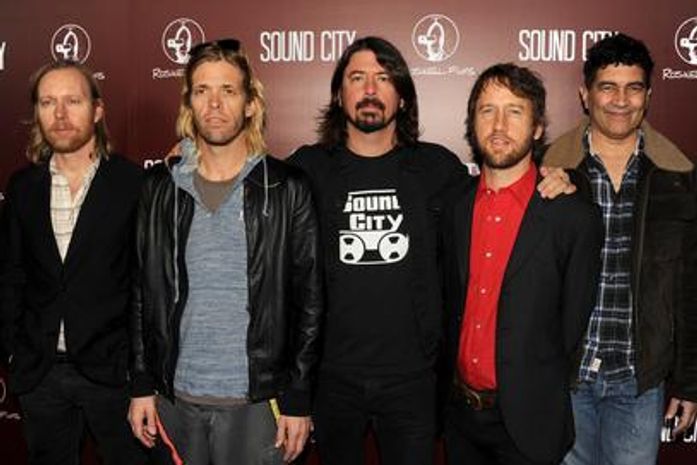Foo Fighters anuncia que está em estúdio gravando oitavo álbum