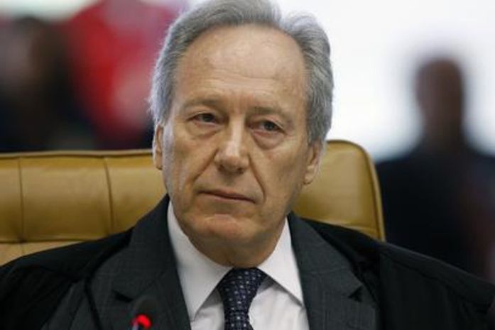 Lewandowski assume presidência interina do STF
