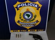 Em operação de rotina, PRF apreende armas e drogas em São Sebastião