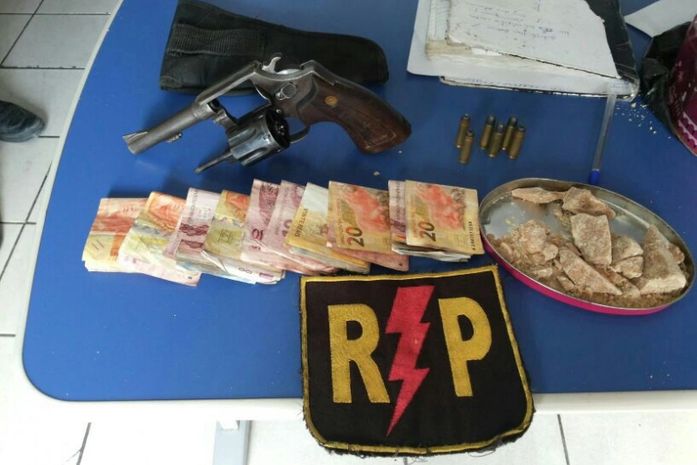 Dupla acusada de tráfico na parte alta é presa durante operação