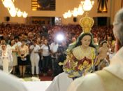 Milhares de fiéis celebram a abertura da Festa da Padroeira