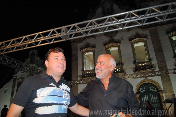 Hoje à noite tem compromisso em Marechal Deodoro