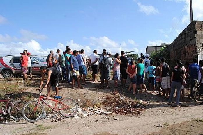Homem é esfaqueado e tem corpo carbonizado em Cruz das Almas