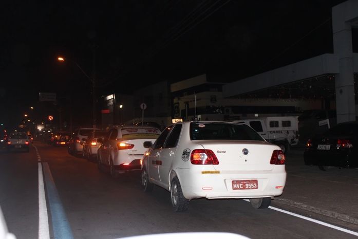 Táxis na Central de Polícia