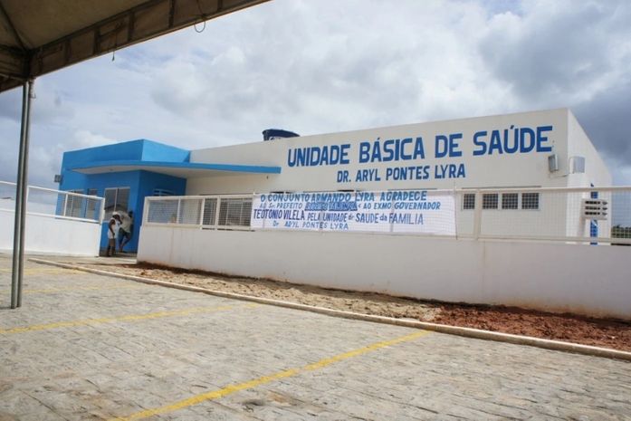 Prefeito Rodrigo Valença e governador Teotónio Vilela inauguram unidade básica de saúde