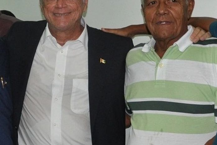 Prefeito Eraldo ao lado de Téo Vilela, durante Feira dos Municípios