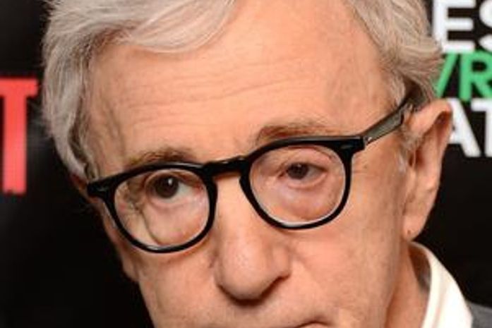 Woody Allen diz que acusações de filha adotiva são falsas