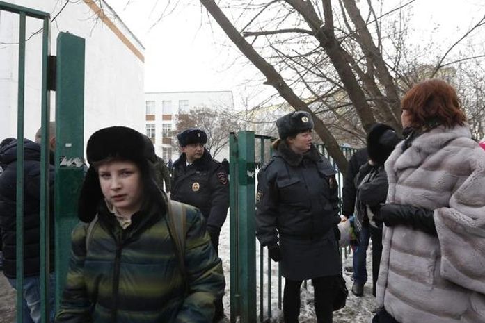 Rússia: estudante armado faz 24 alunos reféns, mata professor e policial