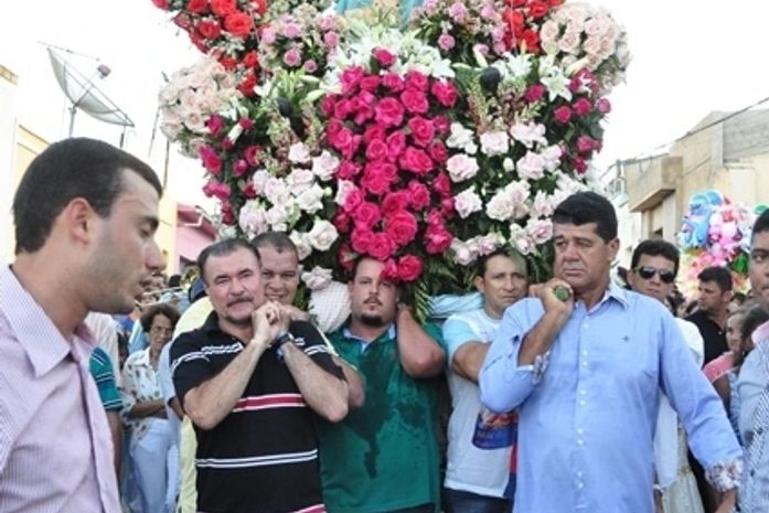 Procissão de Nossa Senhora da Piedade reúne centenas de fiéis em Anadia
