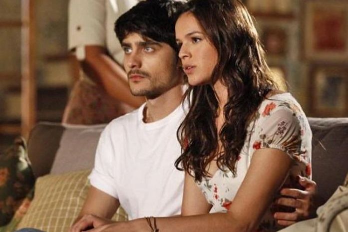 'Em Família': Helena e Laerte anunciam gravidez