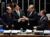 Renan recebe texto substitutivo da reforma do Código Penal     
