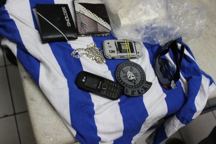 Dois homens são presos com 1kg de cocaína no Stella Maris