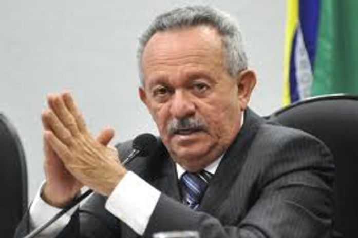 Senador Benedito de Lira foi eleito senador mais votado em 2010