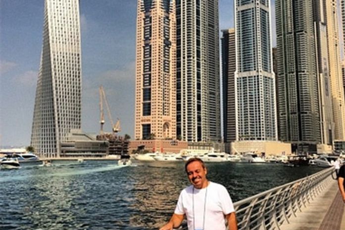 Gugu Liberato se encanta com ‘arquitetura futurista’ de Dubai