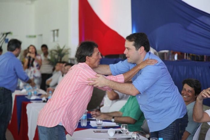 Renan Filho: "o diálogo é chave que abre as portas da política"