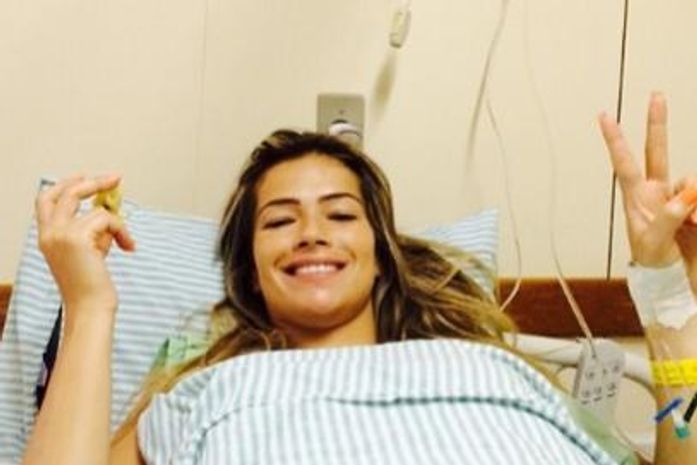 Fani faz cirurgia na barriga: "médico retirou todo bacon"