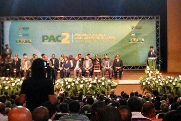 Prefeito defende a "Faixa Azul" e agradece aporte de recursos federais