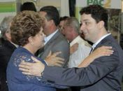 Prefeito Henrique Madeira de Maragogi recebe caminhão da Presidente Dilma