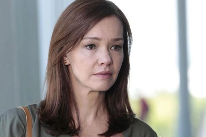 'Em Família': Helena fica mexida ao ver Laerte com Luiza