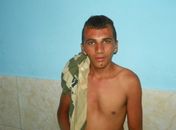 Jovem é preso acusado de dopar e abusar sexualmente de criança de sete anos