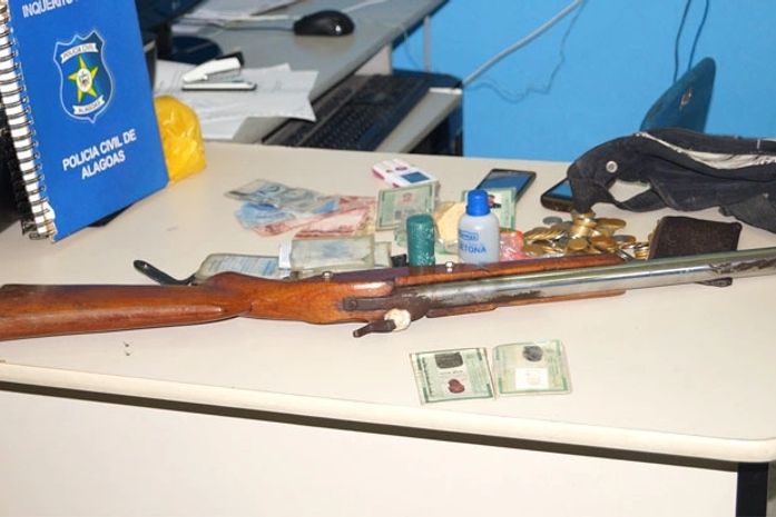 Materiais apreendidos durante operação
