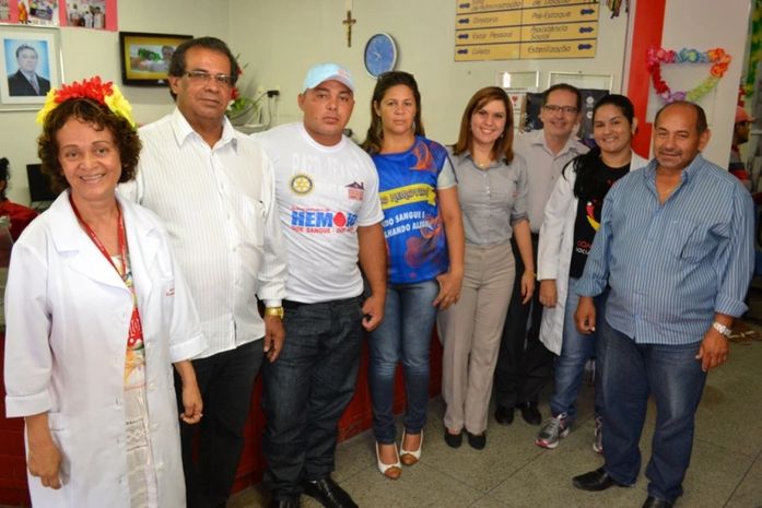 Coordenadora de Publicidade, Kilma Marques, com participantes da campanha