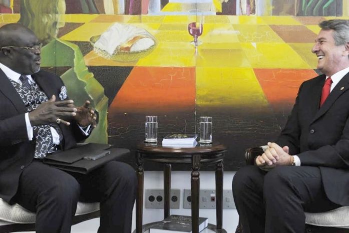 Collor e embaixador de Gana