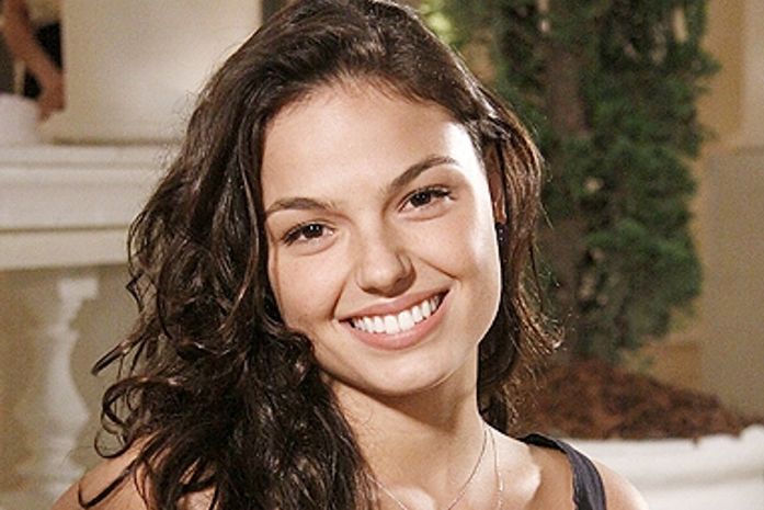 Após acidente, Ísis Valverde passa por novos exames