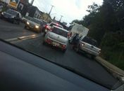 Colisão entre veículos deixa trânsito lento na Avenida Leste-Oeste