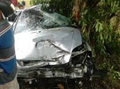 Veículo ficou destruído