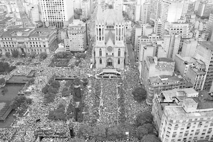 Comício na Praça da Sé