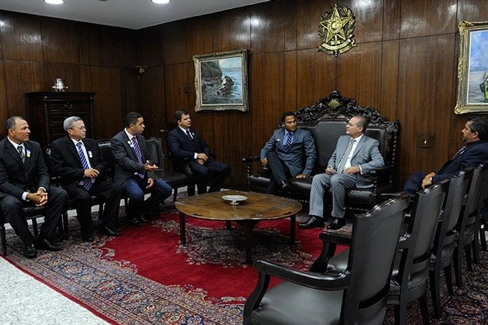 Representantes da categoria se reuniram com presidente do Senado nesta terça-feira