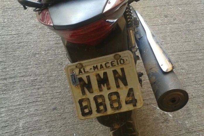 Moto apreendida com o acusado