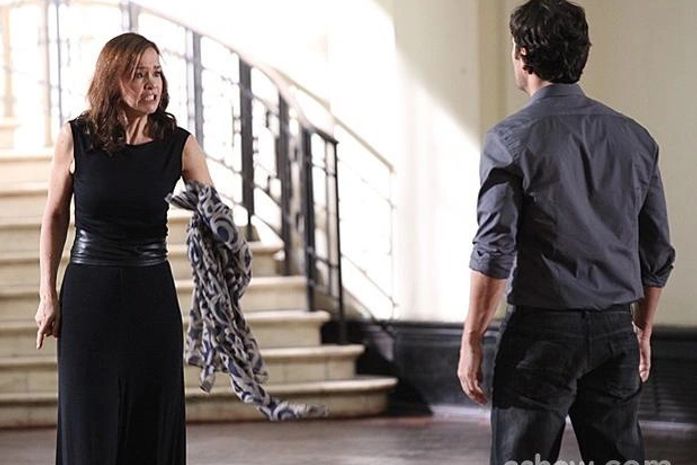 'Em Família': em reencontro, Helena e Laerte trocam tapas