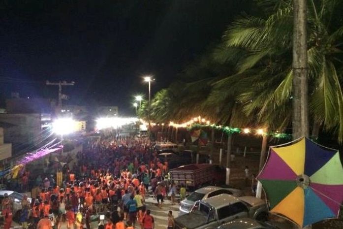 Bloco da Educação arrasta centenas de foliões em Maragogi