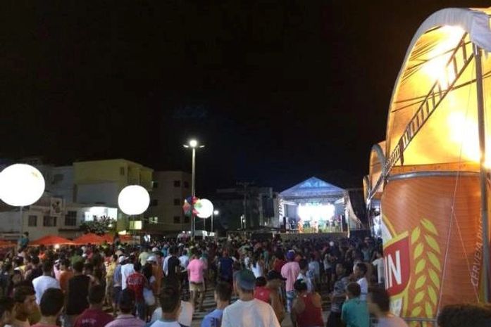 Público prestigia abertura do carnaval de Maragogi