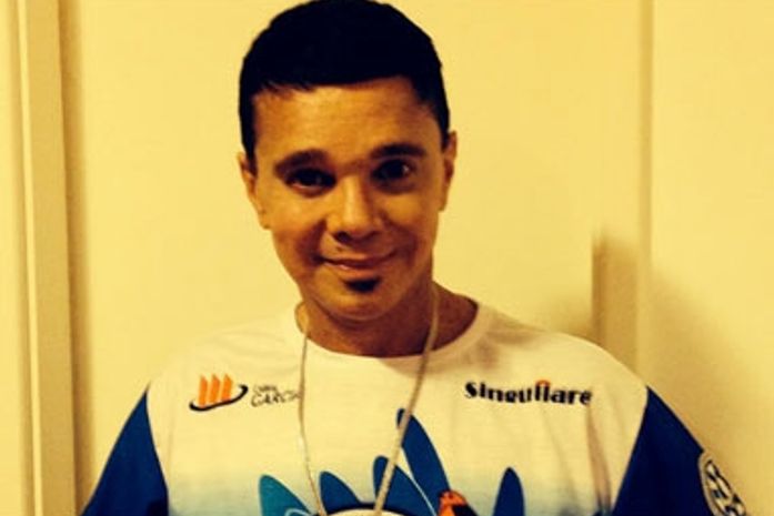 Netinho se sente mal a caminho da Sapucaí