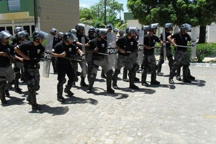 Polícia está no encalço de dois fugitivos do sistema prisional