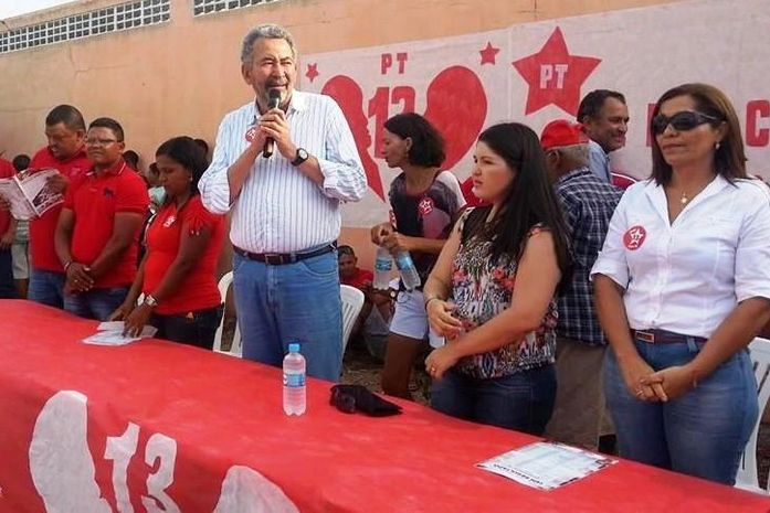 Paulão ao lado da candidata a prefeita Lane Cabudo e da candidata a vice-prefeita Vera Lúcia