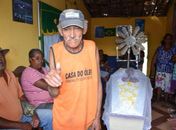 Homem aparece vivo no próprio velório e surpreende família