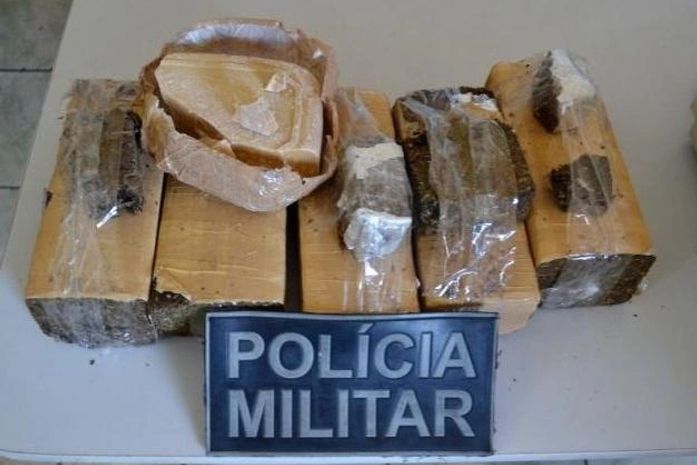 Mulheres são presas 5 quilos de maconha prensada e meio quilo de crack