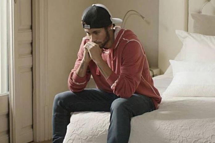 Solteiro, Neymar faz suspense na web: "sentindo sua falta"