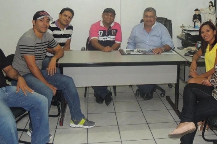 Membros da ATAF selam acordo com prefeito George Clemente para a realização do espetáculo “A Paixão de Cristo” 2014