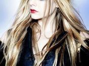 Avril Lavigne fará shows em São Paulo e no Rio em abril