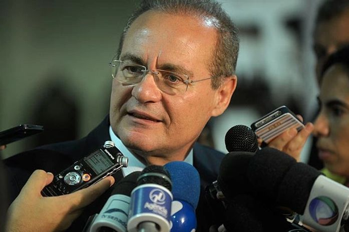 Renan parabeniza Cesmac pela conquista do curso de Medicina
