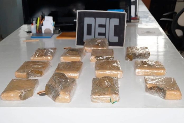 Mulher é presa com 13kg de maconha em terminal rodoviário