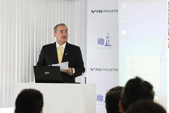 De acordo o senador, a lei carece de revisão.