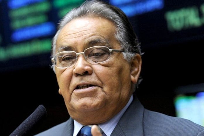 O deputado Asdrubal Bentes (PMDB-PA), condenado por esterilização forçada