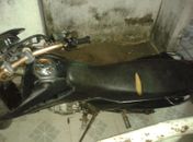Polícia recupera motocicletas roubadas dentro de desmanche de veículos