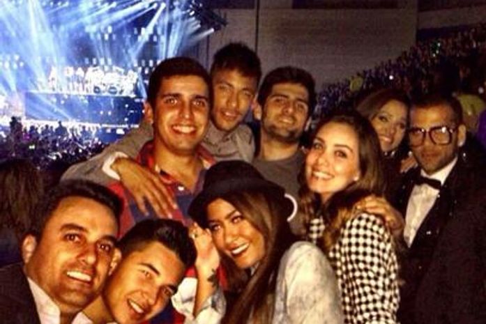 Neymar curte show de Beyoncé com irmã e amigos